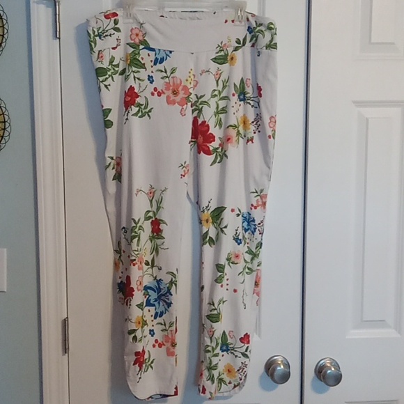 Valerie Stevens Pants - Valerie Stevens Floral Women's Pants
